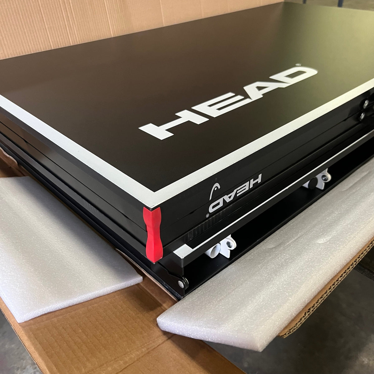 HEAD Mid Size Table Tennis Table / Size 92” x 52” x 30”