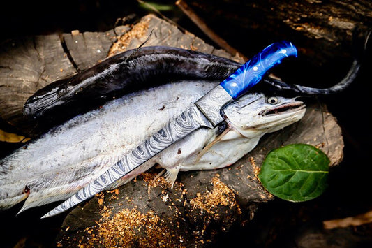 Custom Handmade Angling Knife – Damascus Steel Blade & Resin Handle
