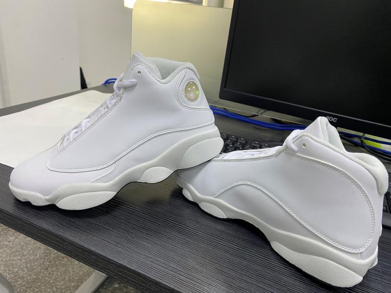 White Basketball Shoes / Sneakers